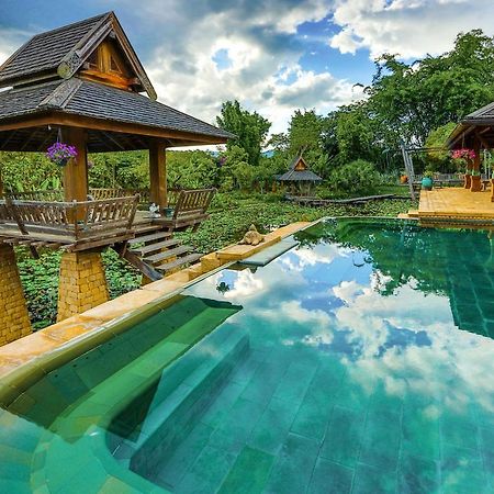 Howie'S Homestay Mae Rim Bagian luar foto